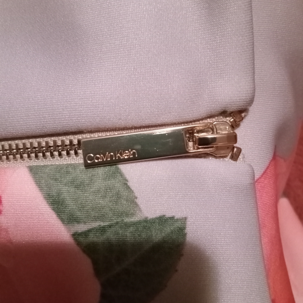 Calvin Klein ,Size 4 ,Beige . - Picture 4 of 8